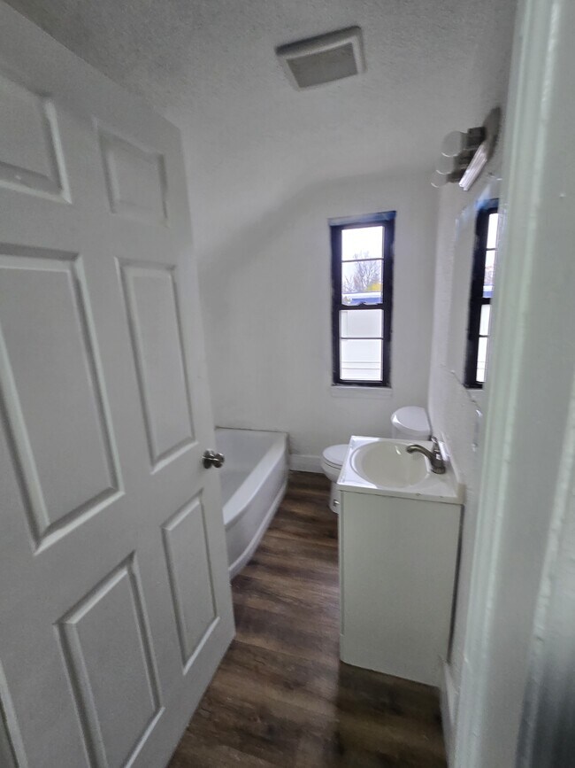 Building Photo - 5026 Philip St