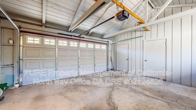 Building Photo - 1827 Creekside Rd