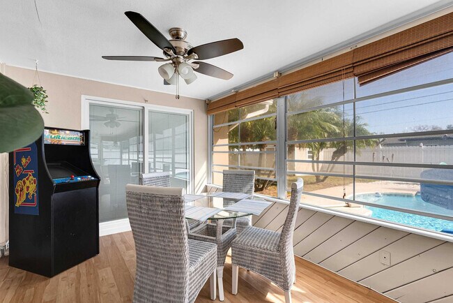 Building Photo - 897 Imperial Dr