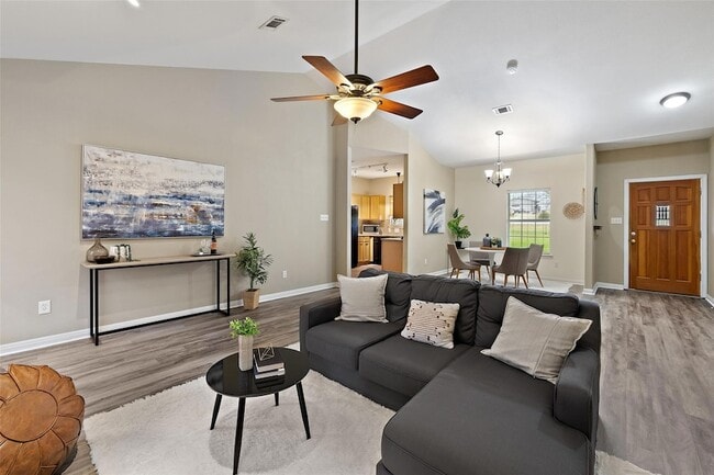 Building Photo - 1301 S Quinlan Park Rd