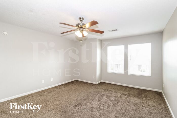 Building Photo - 10045 Branley Oak Dr