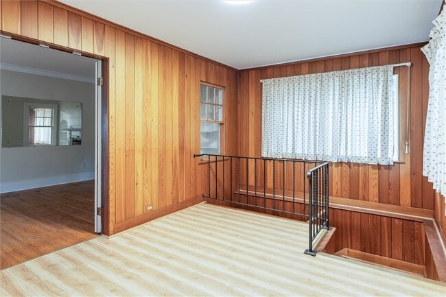 Building Photo - 425 Highland Ave