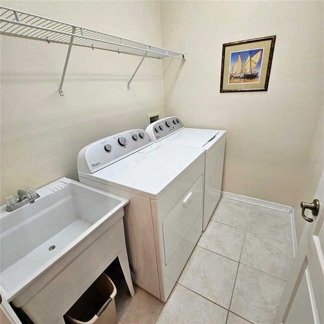 Building Photo - 8110 Villa Grande Ct
