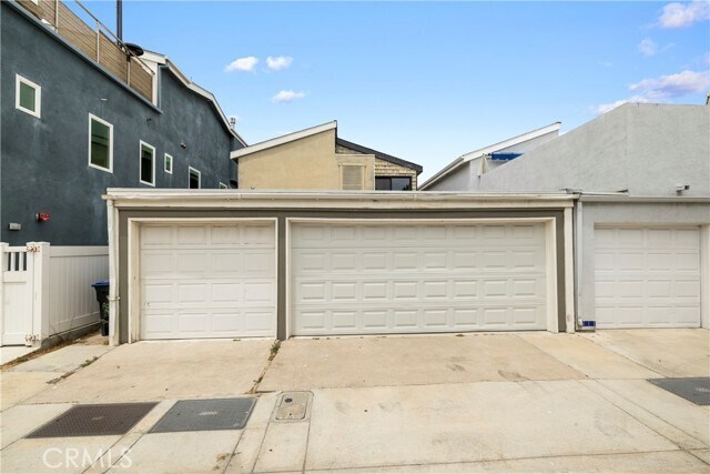 Building Photo - 421 E Balboa Blvd