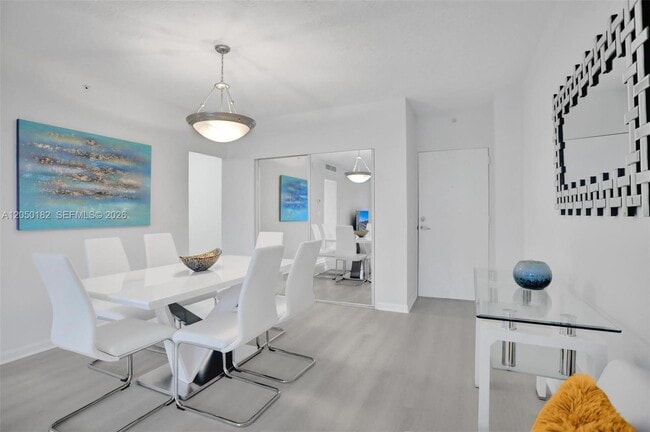 Building Photo - 3000 S Ocean Dr