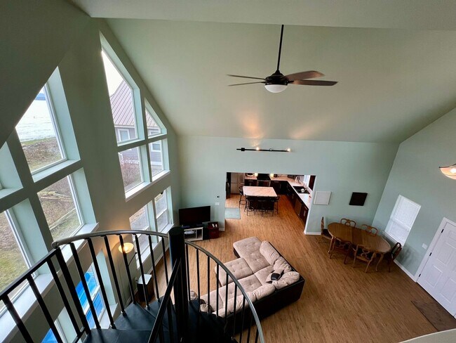 Building Photo - Waterfront 2 Bedroom Home in Ferndale!