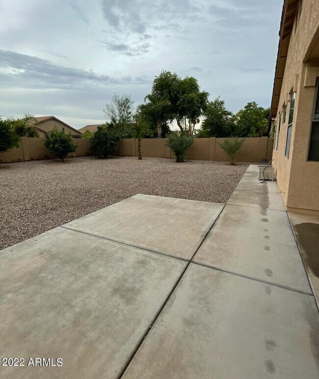 Building Photo - 3077 E Kingbird Pl