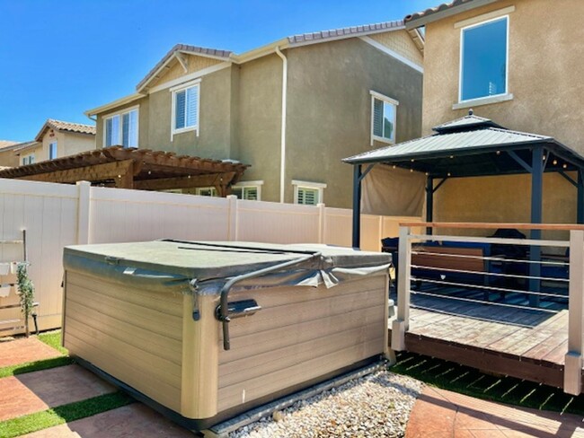 Building Photo - Riverpark | 4Bed + 3Bath | Oxnard | Whalen