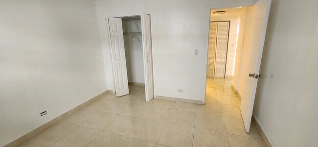 Building Photo - 3660 NE 166th St