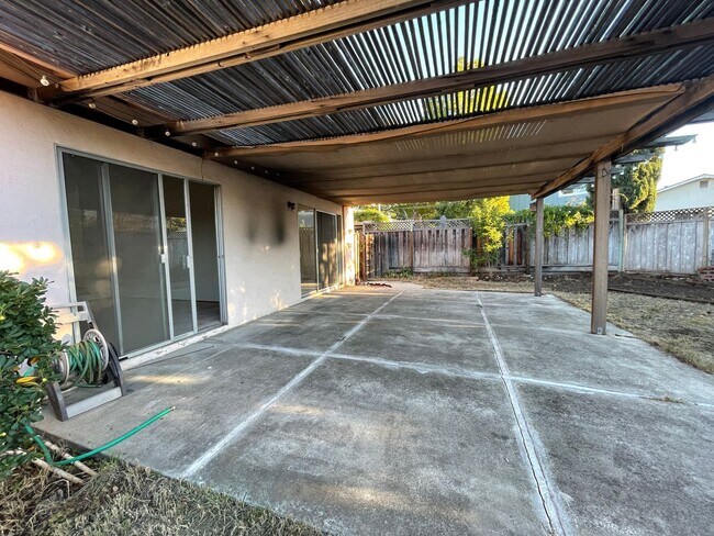 Building Photo - Spacious Home Available in Almaden Valley - 3bd/2ba! Coming Soon!