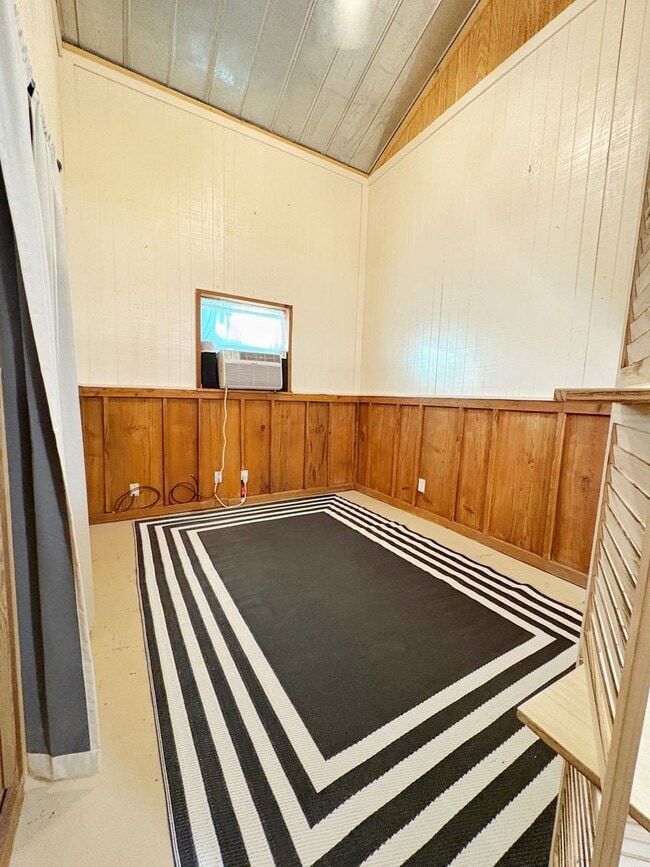 Building Photo - 200 Saddleback Ridge Trl