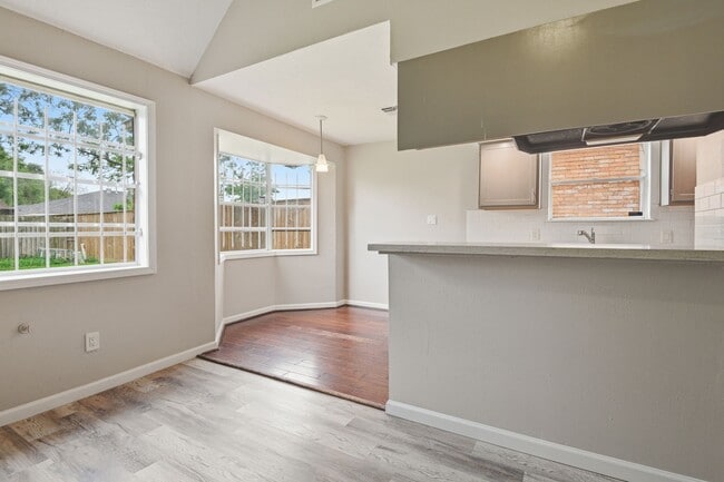 Building Photo - 6703 Krause Dr