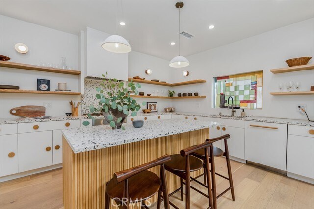 Building Photo - 2240 Ewing St