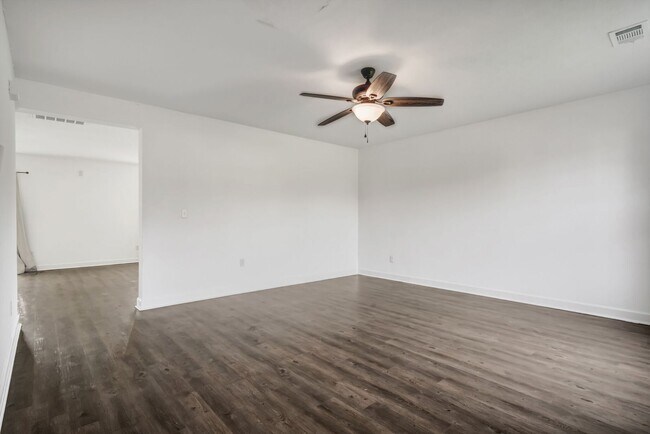 Building Photo - Timber Trail Drive Rental