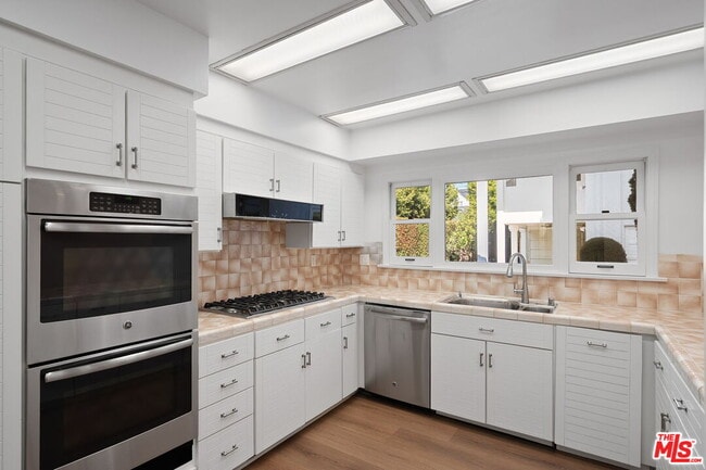 Building Photo - 459 21st Pl