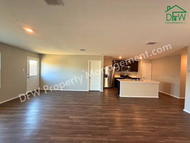 Building Photo - Modern 4-Bedroom Home with Island Kitchen & Spacious Backyard in Princeton!