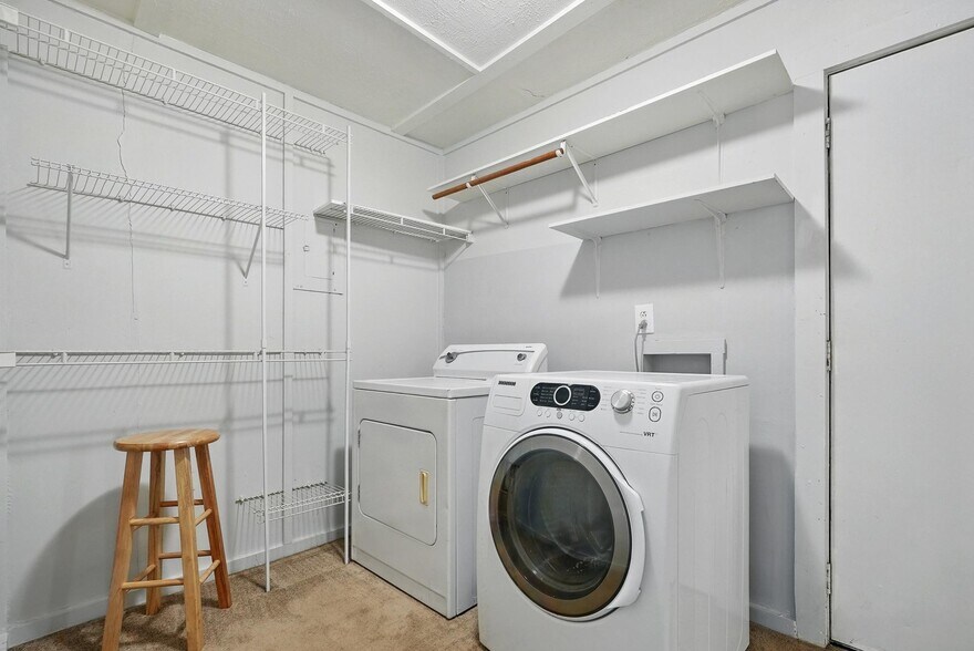 Building Photo - 2349 Marsalis Dr