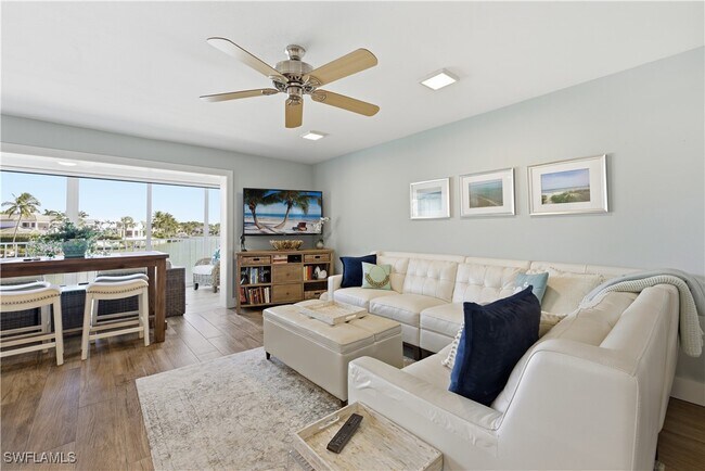 Building Photo - 1910 Gulf Shore Blvd N