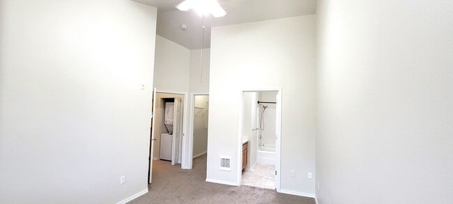 Building Photo - PENDING APPLICATION Bothell Hidden Creek 2BD/2BA Home