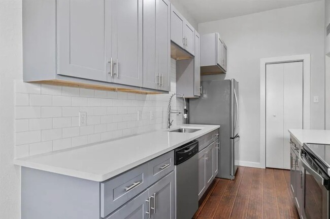 Building Photo - Gorgeous New Remodeled 2 Bedroom Condo nea...