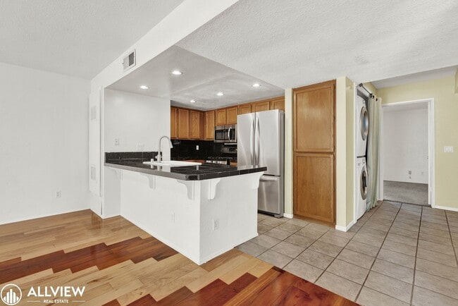 Building Photo - *MOVE-IN SPECIAL $100 OFF FIRST MONTH'S RE...
