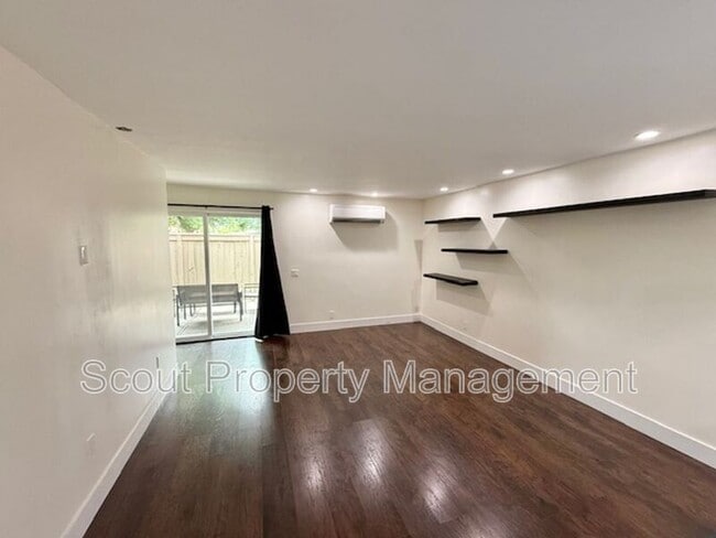 Primary Photo - 28661 Via Las Flores