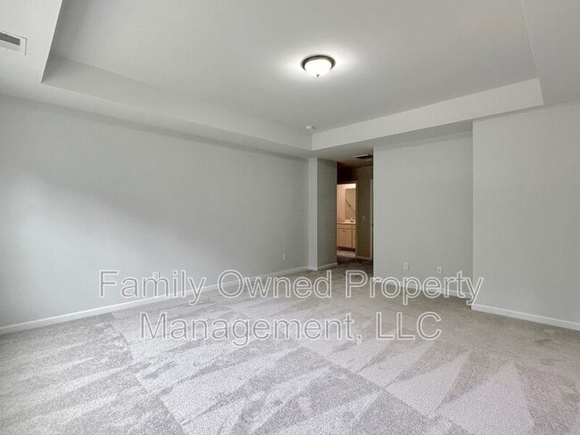 Building Photo - 302 Witch Hazel St