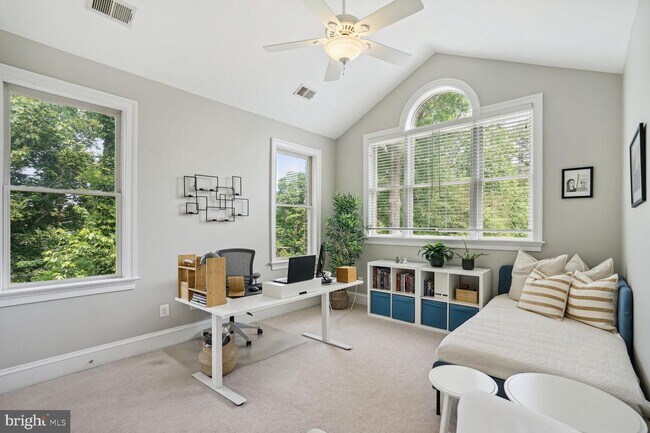 Building Photo - 5248 Clifton St