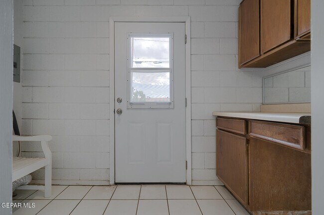 Building Photo - 9632 Gairloch Dr