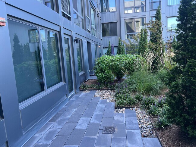 Building Photo - 4101 Albemarle St NW