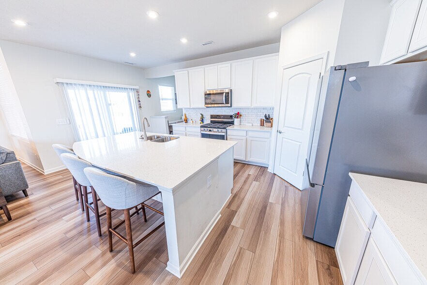 Building Photo - 6786 Sable Point Dr