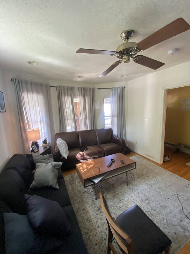 Building Photo - 120 Windsor Rd