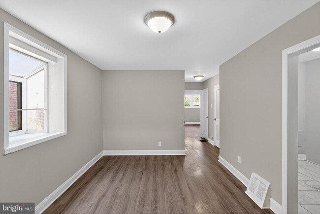 Building Photo - 1001 Burnside Rd