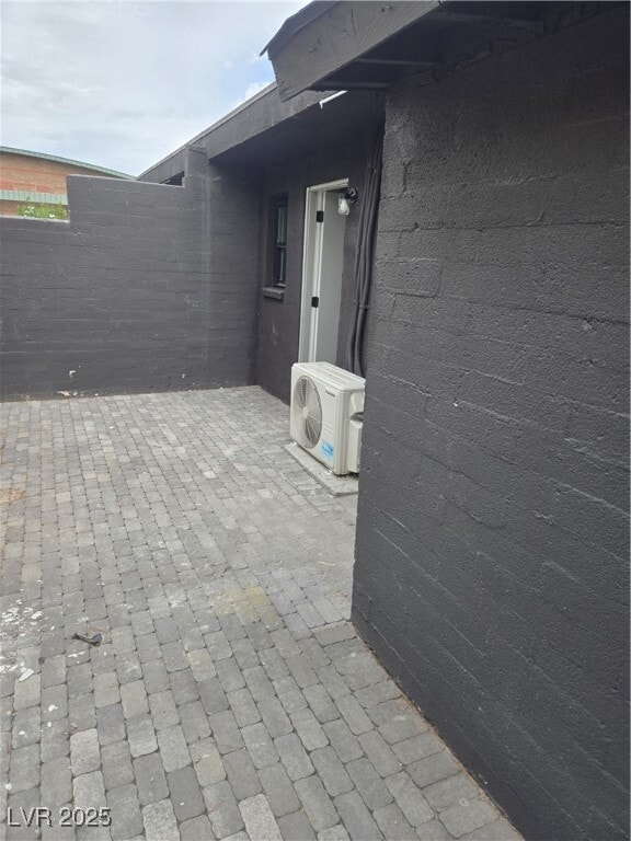 Building Photo - 1000 Lewis Ave