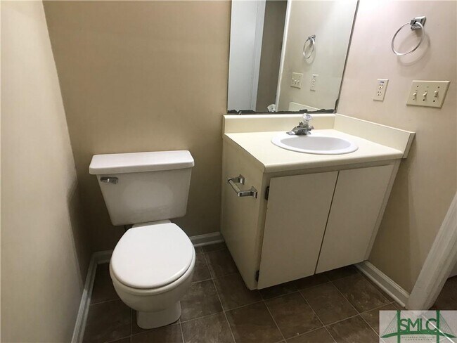 Building Photo - 114 Hidden Lake Ct