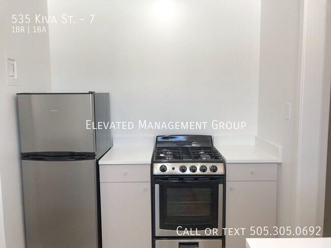 Building Photo - 535 Kiva St