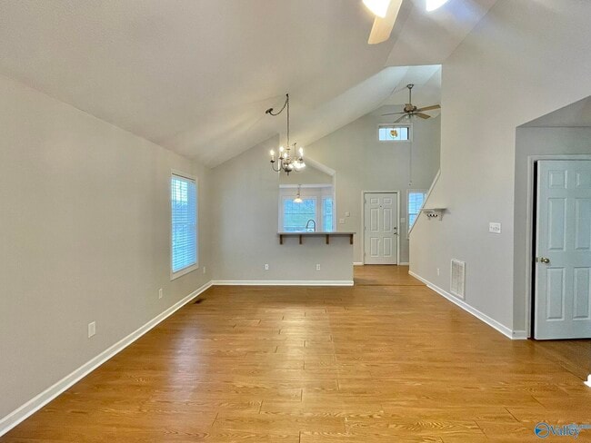 Building Photo - 186 Hollington Dr NE