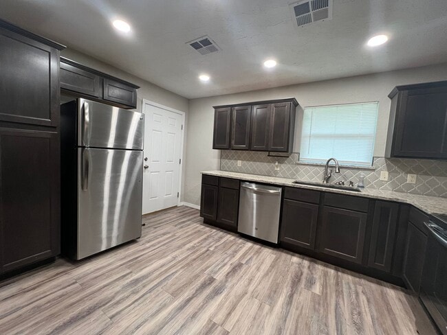 Building Photo - 439 NW 53rd St