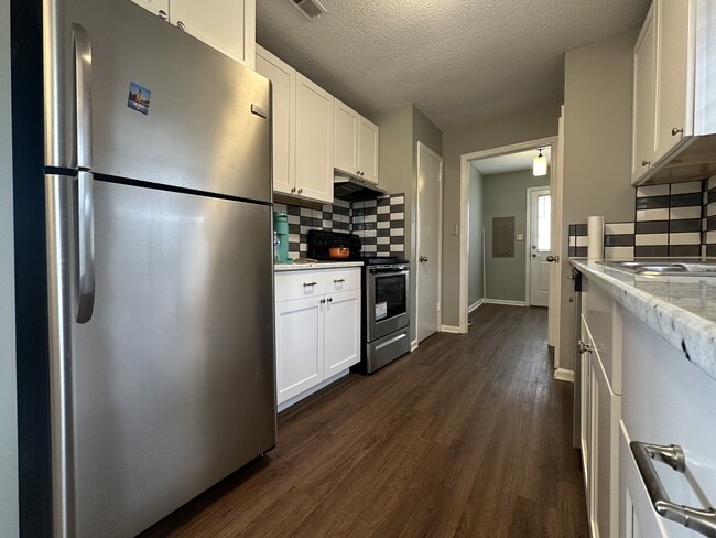 Building Photo - 361 Dupuis Dr