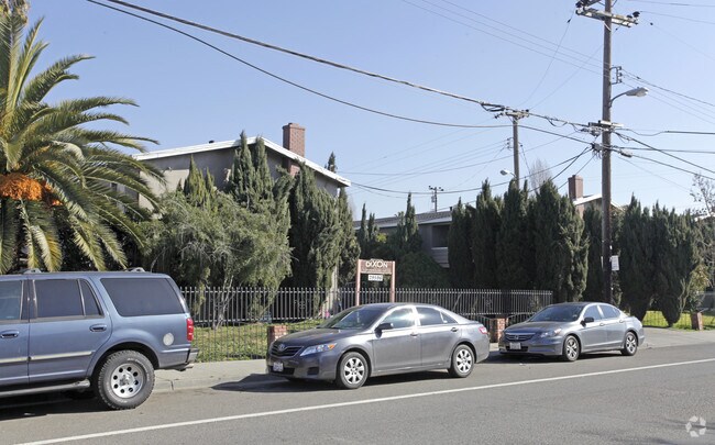 Primary Photo - Dixon Townhouse Apartments