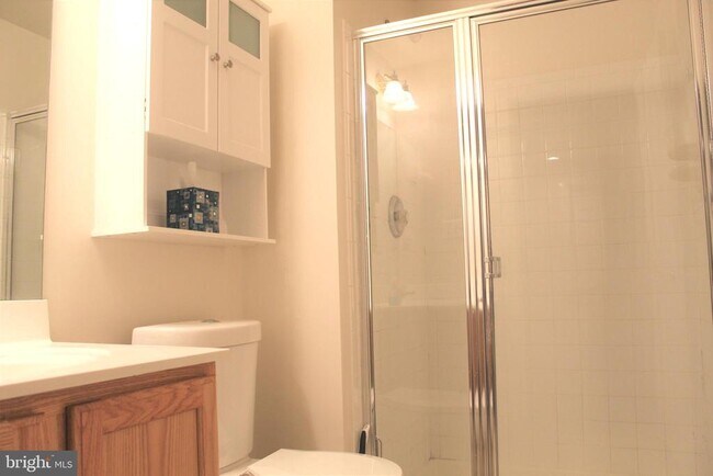 Building Photo - 2707 Hollywell Ct