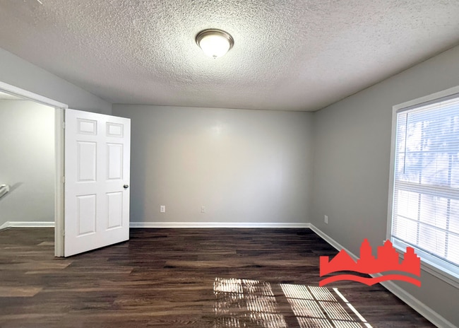 Building Photo - 5555 Blossom Ln