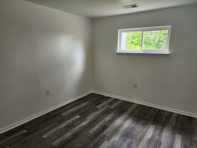 Building Photo - 39 Simonds Dr