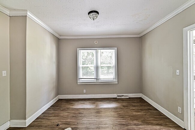 Building Photo - 5224 Ridgeway St