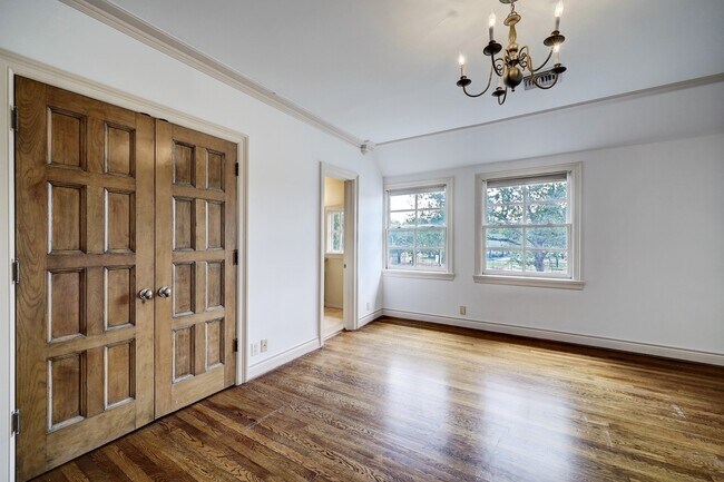 Building Photo - 3020 San Felipe St