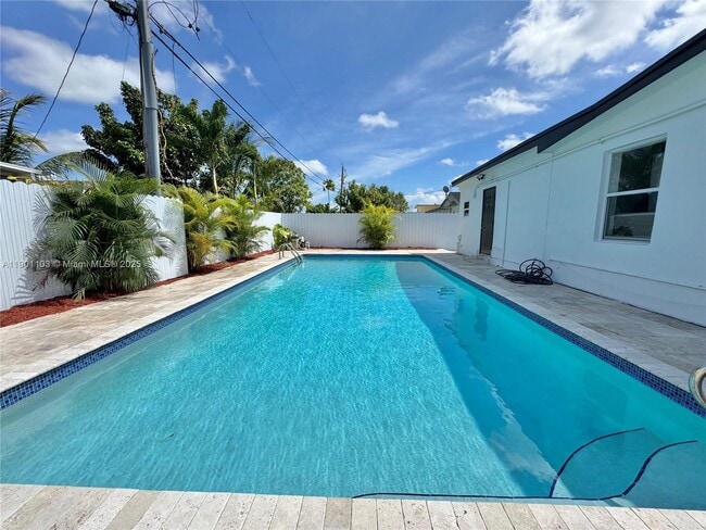 Building Photo - 5101 SW 112th Pl