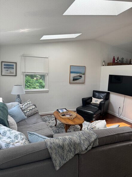 Building Photo - 6 Wood Sorrel Trl