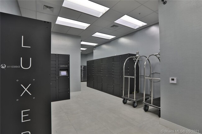 Building Photo - 8217 SW 72nd Ave
