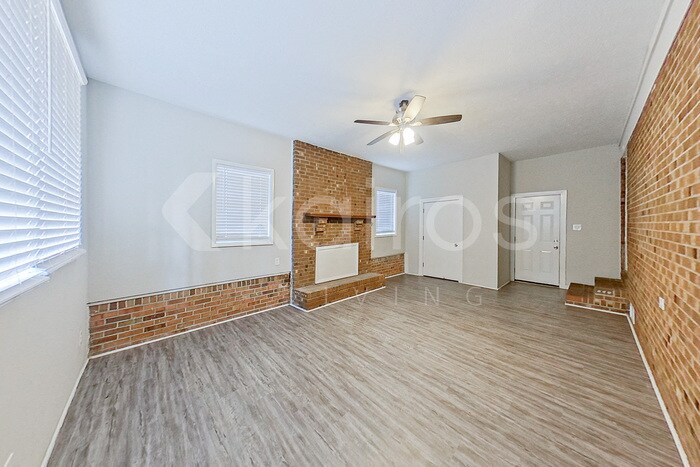 Building Photo - 6537 St Louis St