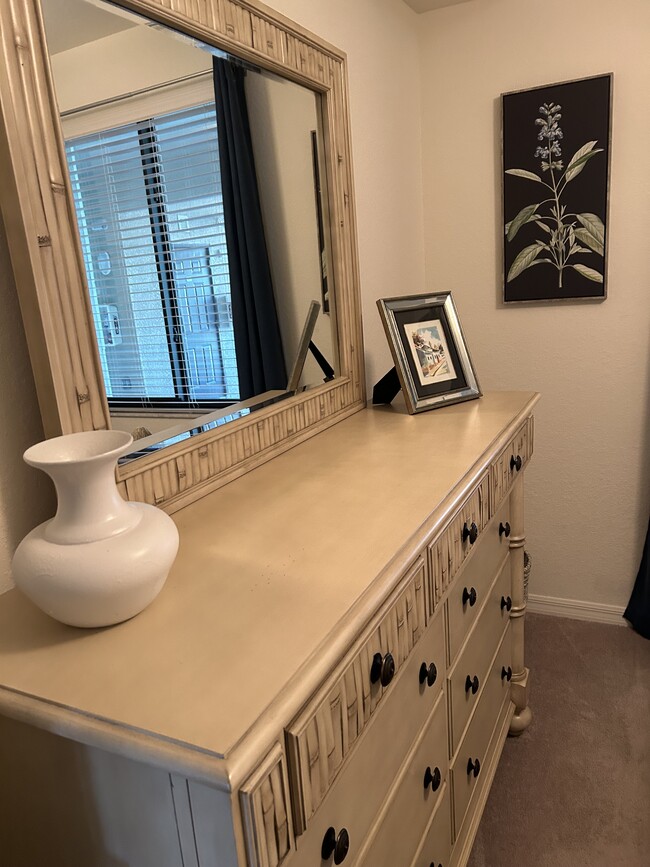 Guest bedroom - 17006 Vardon Ter